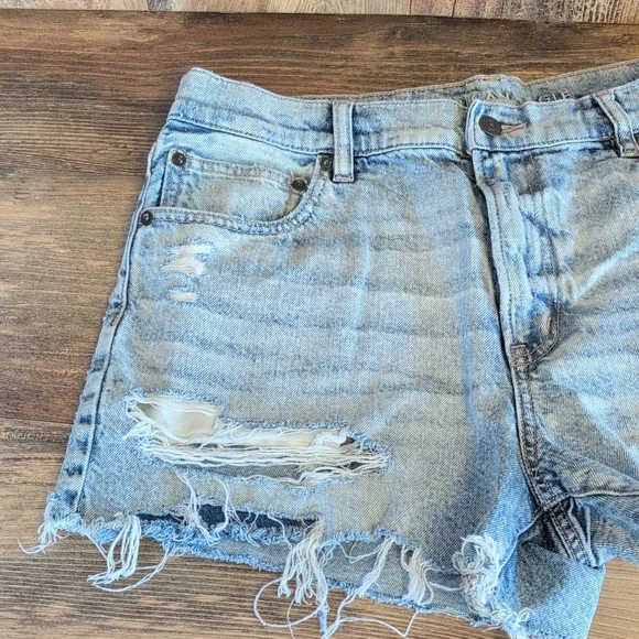 American Eagle Destroyed Distressed Jean 90s Boyfriend Shorts 14       F196 - Picture 2 of 8